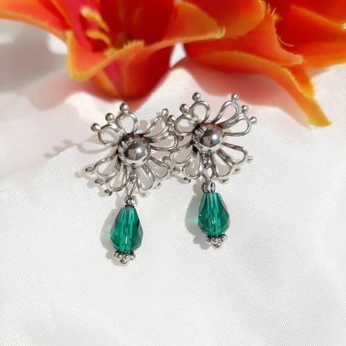 Handmade stud earrings with Austrian Crystal Beads, new, green and silver