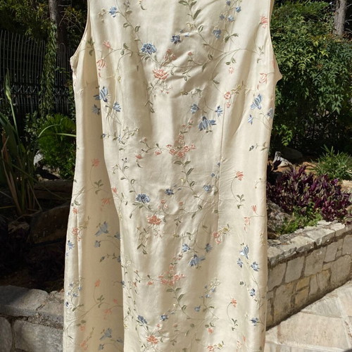 Ann Taylor silk dress new with embroidery in blue and pink shades