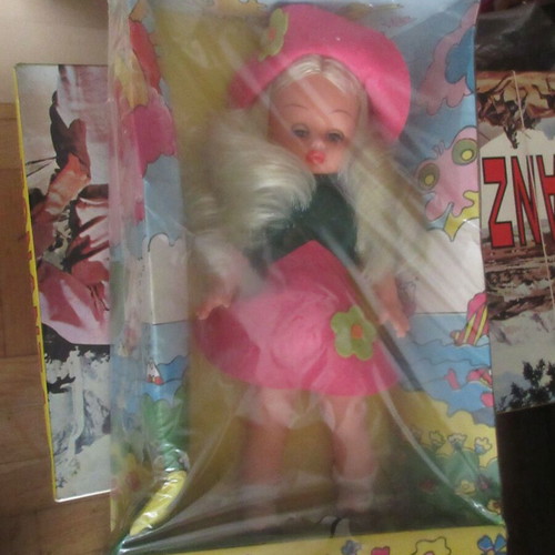 Panigiriotiki doll To Lizaki new, in original box 70s