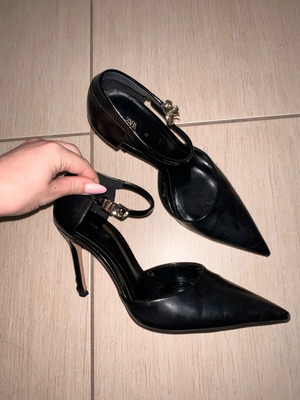 Zara black high heels size 39 like new