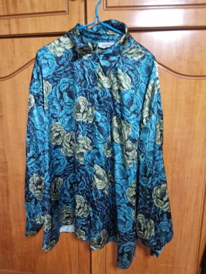 XXLoVe shirt green with satin weave like new