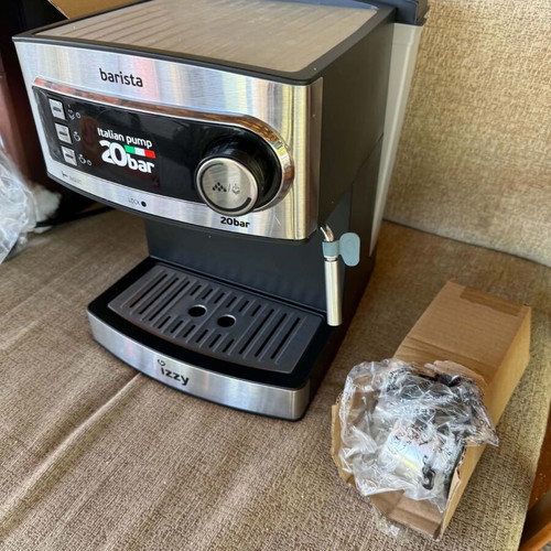 Izzy Barista 20 Bar Espresso Machine like new