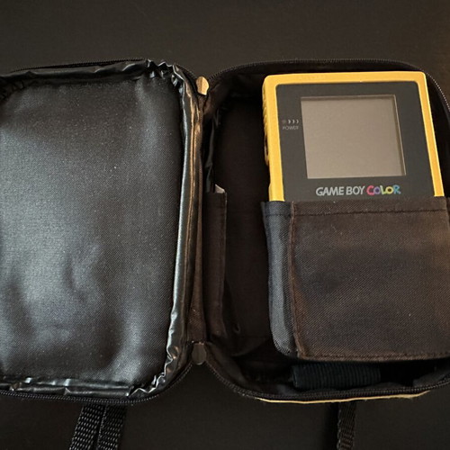Game Boy Color original yellow with case