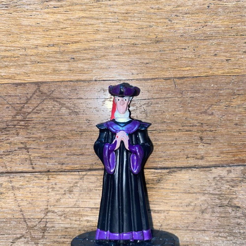 Disney Notre Dame collectible figures used, set of 9