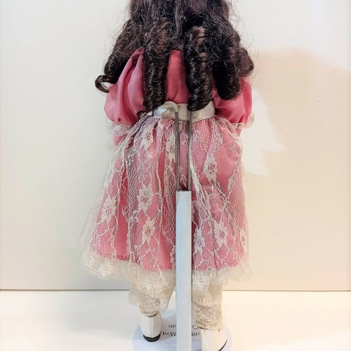 Vintage porcelain decorative doll The Heritage Mint collection like new