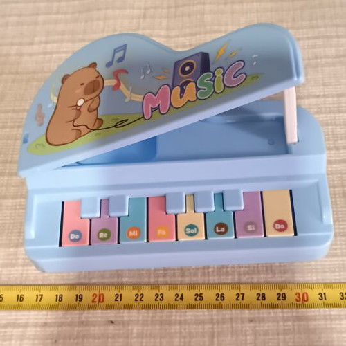 Mini children's piano new condition