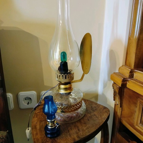 Vintage lamp used as new, electric converted from oil, excellent condition