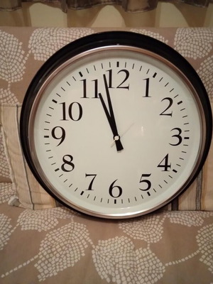 Bravur wall clock 59 cm like new, analog