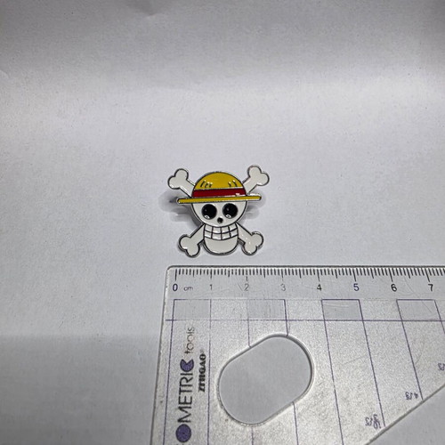 One Piece pins set new, Straw Hat and Luffy