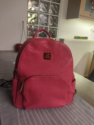 Guy Laroche backpack fuchsia like new