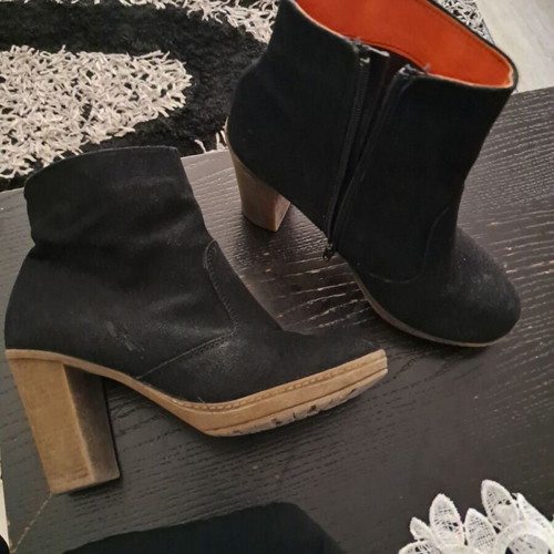 Pyramis ankle boots size 37 used, crepe heel, black and orange