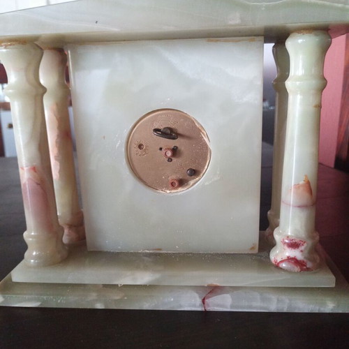 Table clock in excellent condition, not working
