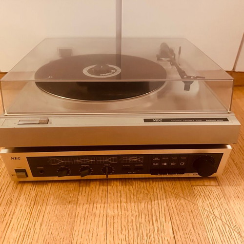 NEC sound system amplifier and turntable like new