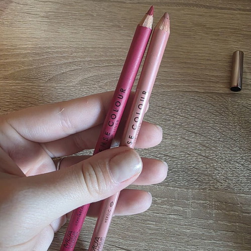 MUA Intense Colour Lip Liner Heroic and Heartbreaker like new