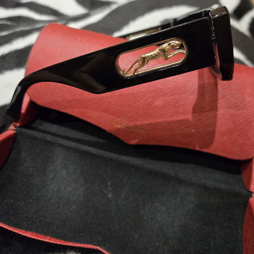 Cartier sunglasses like new with original case