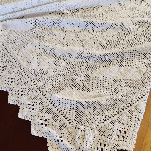 Handmade knitted blanket like new 180 by 200
