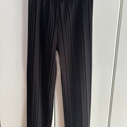 Pleated wide-leg pants with gold belt detail, Italian