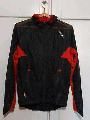 Soomom windproof cycling jacket like new, size Large
