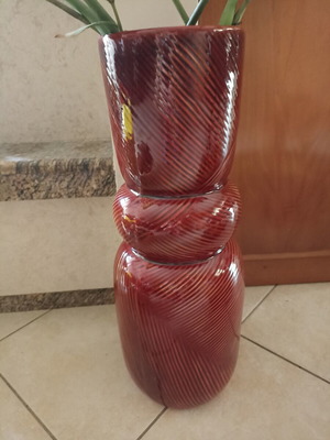 Large floor vase in terracotta color, like new