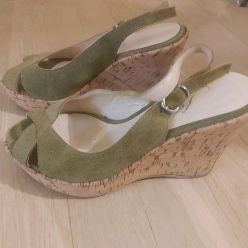 Platform sandals new, size 36, green