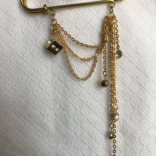 Fo Bijou Pin in excellent condition