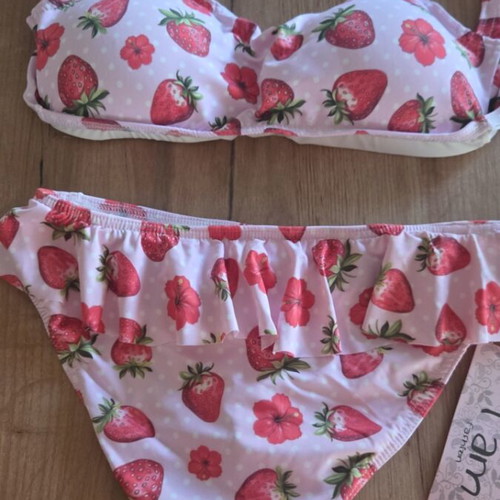 Bikini set with ruffles new with strawberries