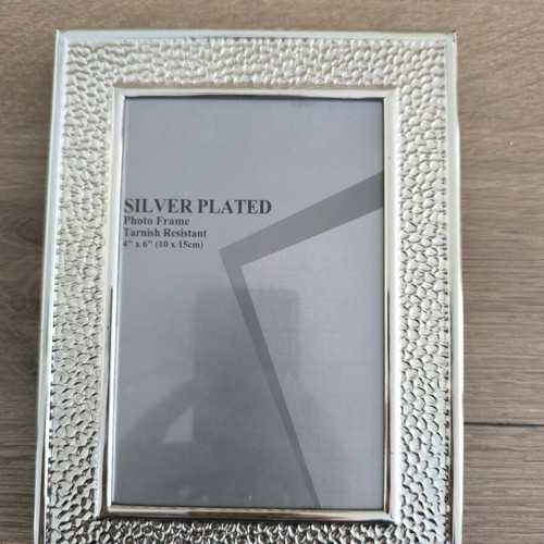 Photo frame 10x15 new, metal with silver hammered design