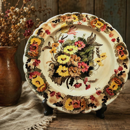 Vintage floral κεραμικό πιάτο σαν καινούργιο, χειροποίητη ελληνική λαϊκή τέχνη