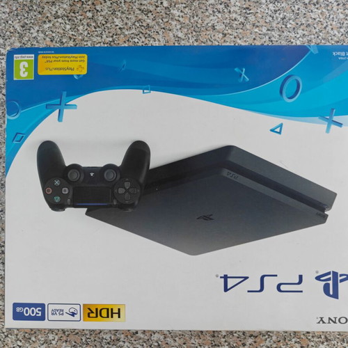 Sony PS4 Slim 500GB κονσόλα με 2 χειριστήρια και NBA 2K19, FIFA 19