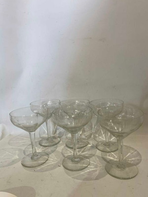 Set of 6 vintage cocktail glasses used with designs 14x10