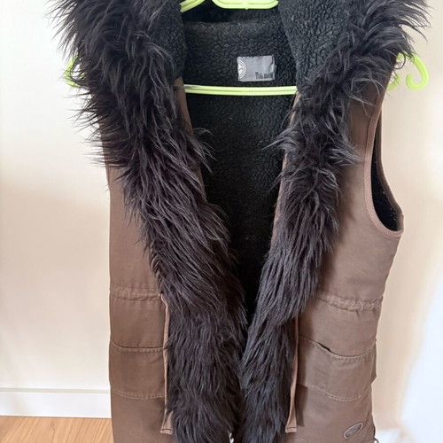 Long vest with fur Toi&Moi Small like new, black multicolor