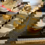 Αθλητικά παπούτσια Nike και Asics