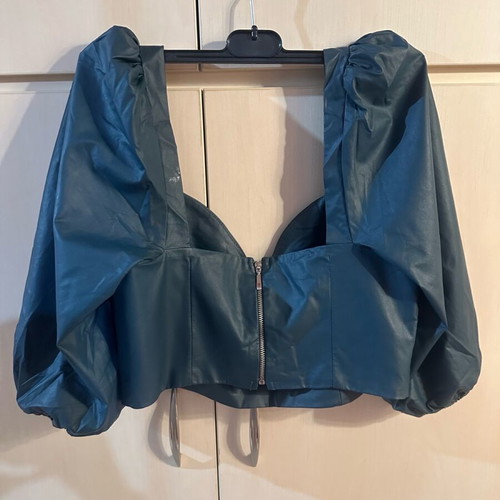 Forever Young leatherette top in cypress color like new, size M