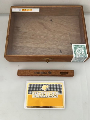 Cohiba Havana’s cigar box like new with glass lid collectible