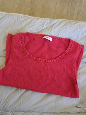 Laurel (Escada) pink top size 36 used, 100% cashmere