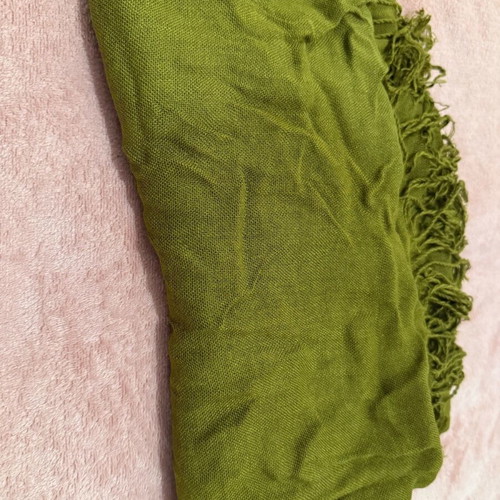Scarf used in olive color, very soft