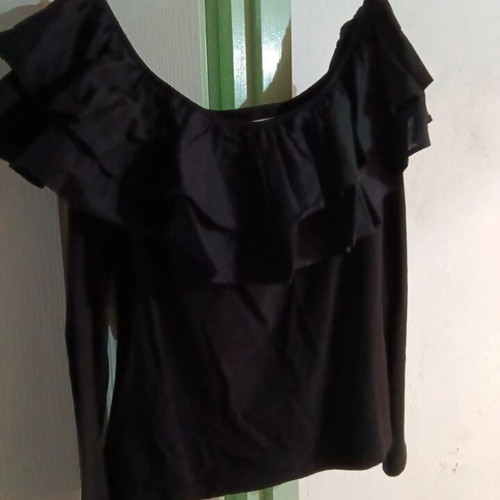 H&M black top blouse size S, like new, elastic