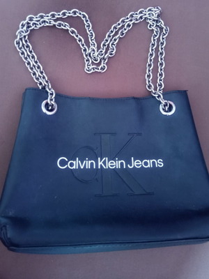 Calvin Klein Jeans black leather shoulder bag