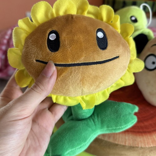 Plants vs. Zombies Plush Set Sunflower, Peashooter & Wall-nut like new