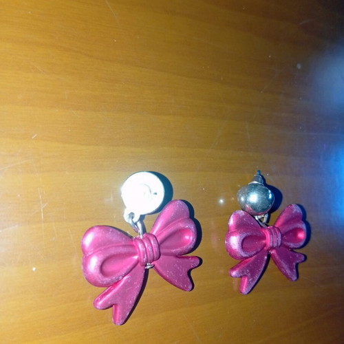 Bow earrings red matte like new, lightweight and cute