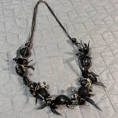 Black necklace like new