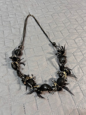 Black necklace like new