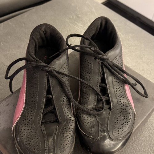 Puma athletic shoes size 40, black and pink