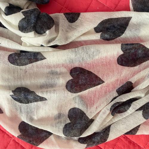 S.Oliver scarf like new, white with large gray hearts