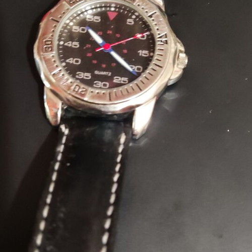 Men's quartz watch like new