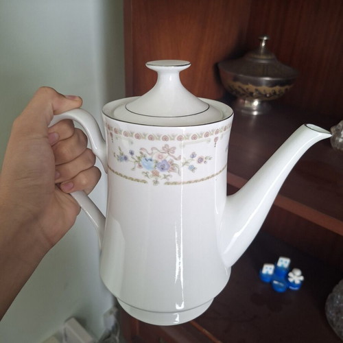 Chinese porcelain tea set