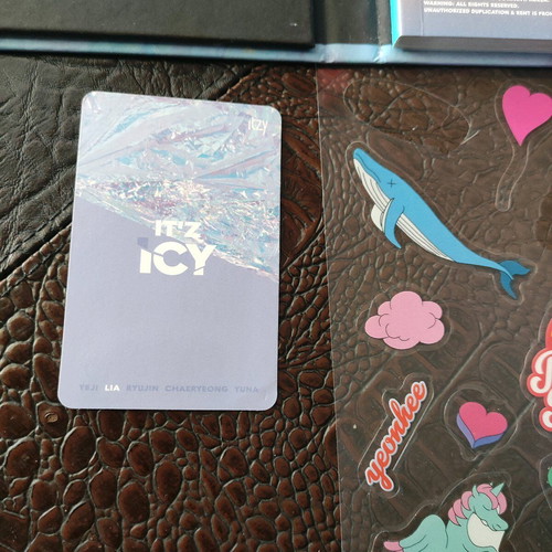 Itzy 'Iz's Icy' album new with CD, Lia photocard and stickers