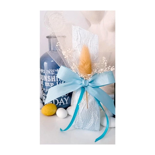 Handmade wedding favors with satin lace and dried flowers, made to order