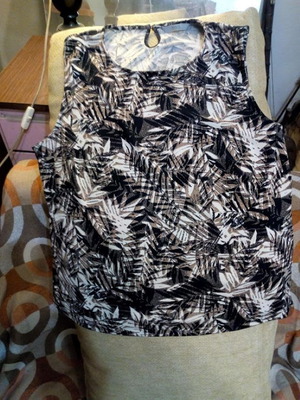 M&S Collection Women's Sleeveless Leaf Print Top like new EU 42