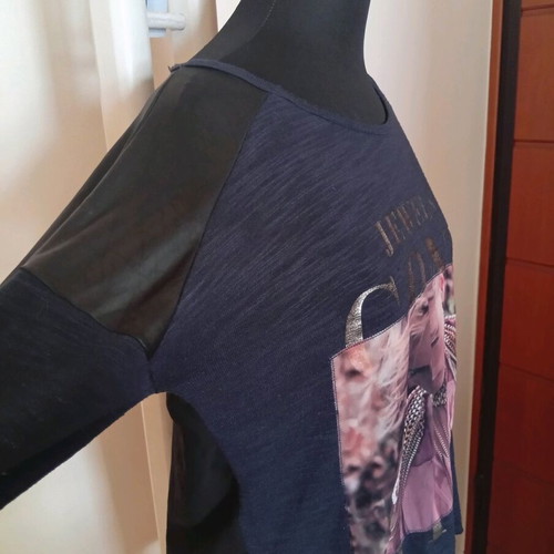 T-shirt L/XL used with soft leather shoulders and semi-transparent back